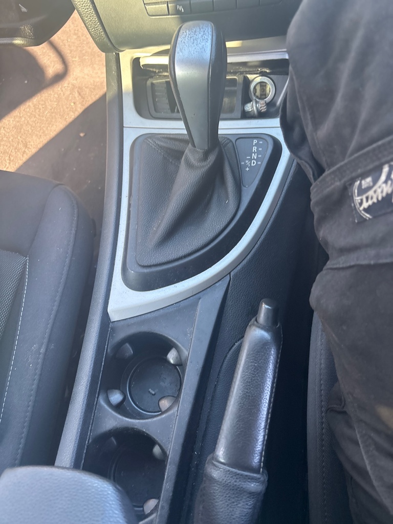[EPE-112570] Consola central 2009 BMW Serie 1 2.0 120i