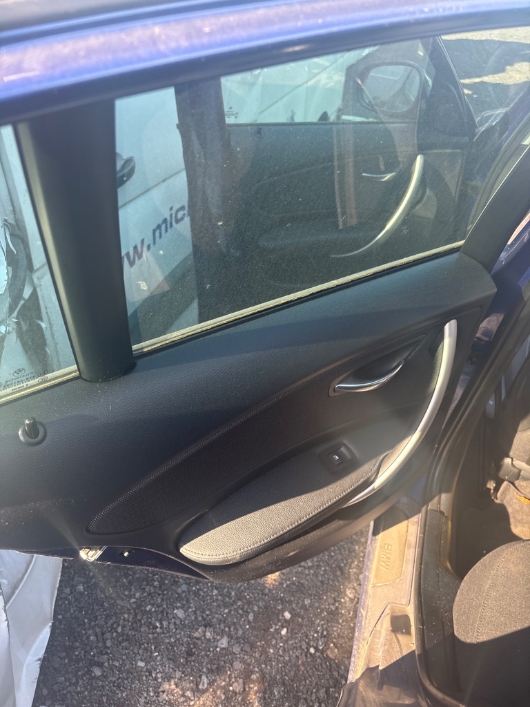 [EPE-112623] Panel interior de puerta trasera izquierdo para BMW Serie 1 2009 A51 montegoblau