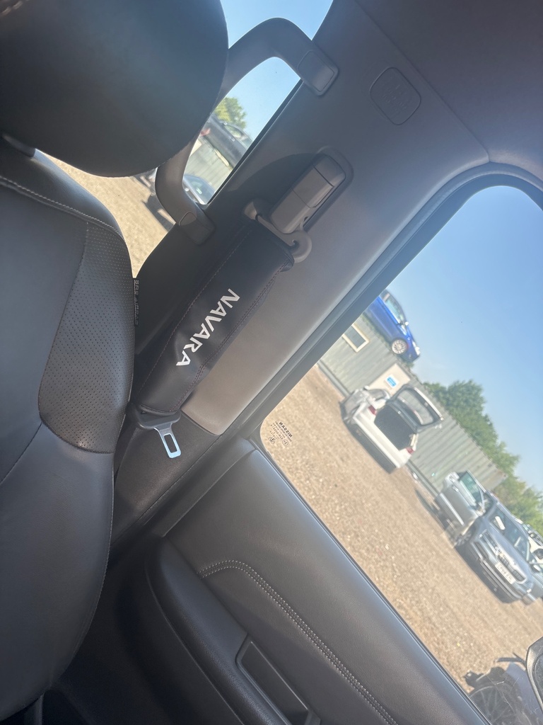 [EPE-112954] Embellecedor Pilar B Nissan Navara NP300 2.5 dCi 2012