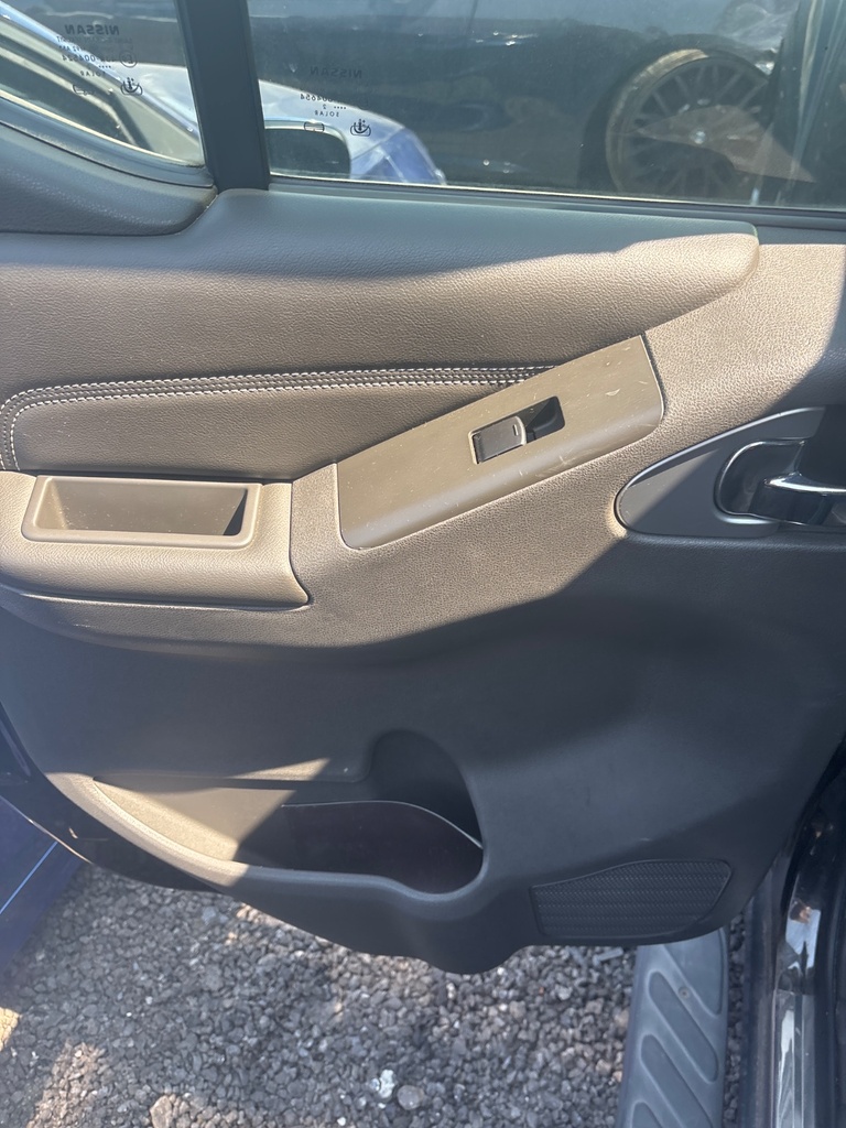 [EPE-112995] Elevalunas puerta trasera izquierdo 2012 Nissan Navara NP300 YD25DDTi 140kW/190CV