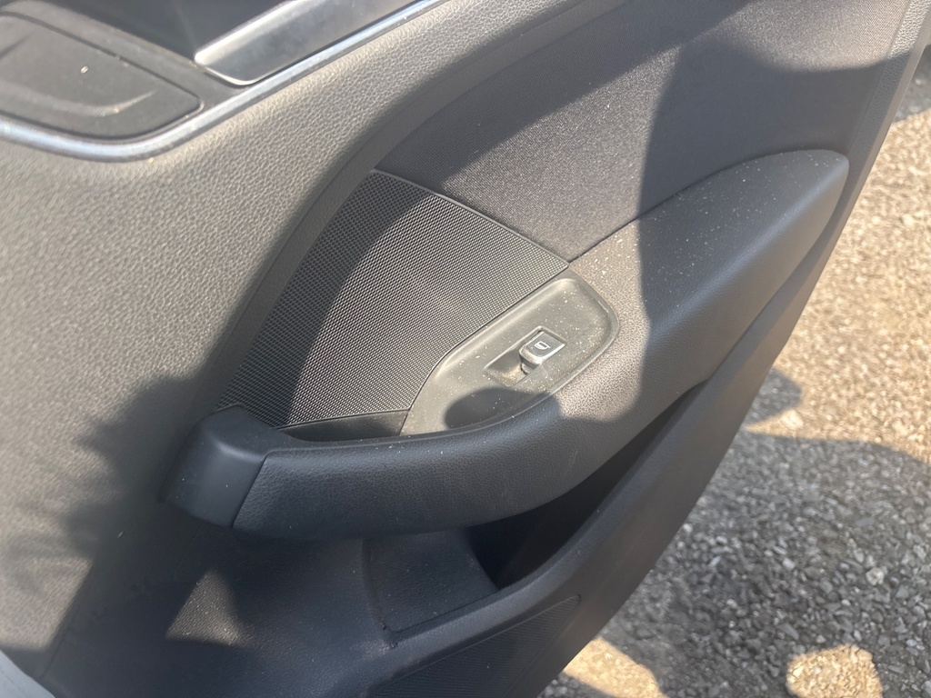 [EPE-113183] Arnés de cables puerta trasera derecha 2013 Audi A3 S9R white