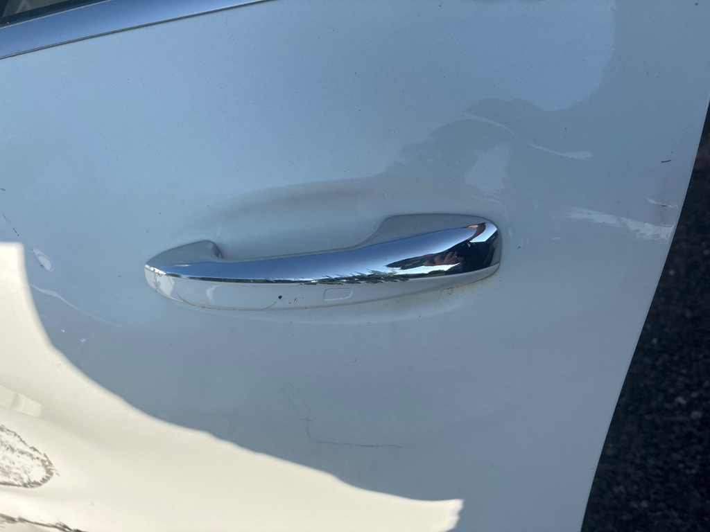 [EPE-113272] Tirador puerta delantera exterior izquierdo 2019 Mercedes CLA 149 polarweiß