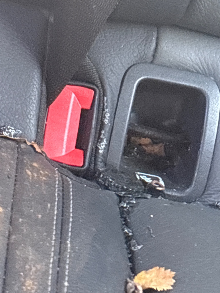 [EPE-113288] Cinturón de seguridad trasero Stalk Fila Central LH Mercedes CLA 2019 1.3 CLA