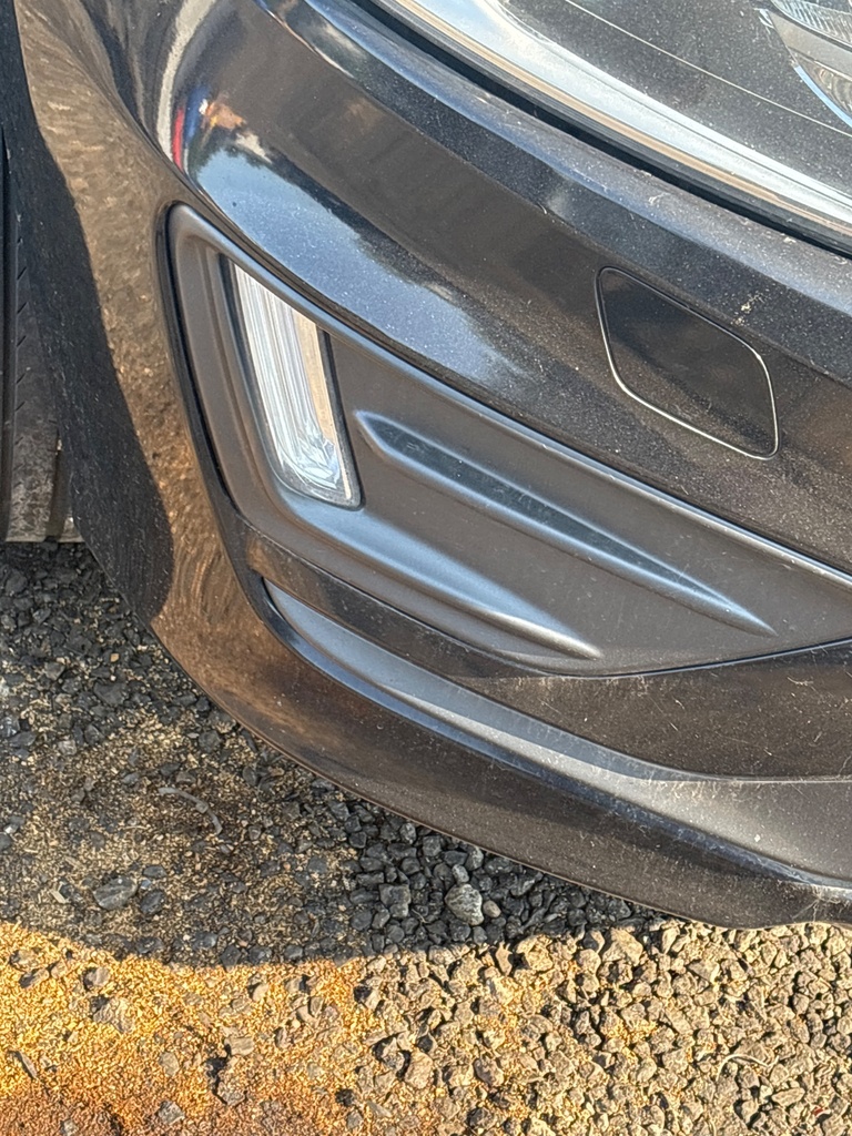 [EPE-113327] Parrilla delantera izquierda Volvo XC60 2014