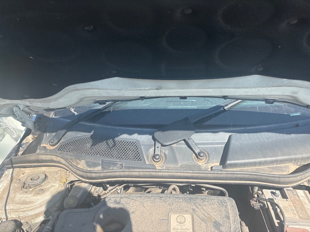 [EPE-113473] Motor y mecanismo de limpiaparabrisas delantero para Mercedes-Benz CLA 650 2015 (M 133.980, 265 KW, 360 CV)