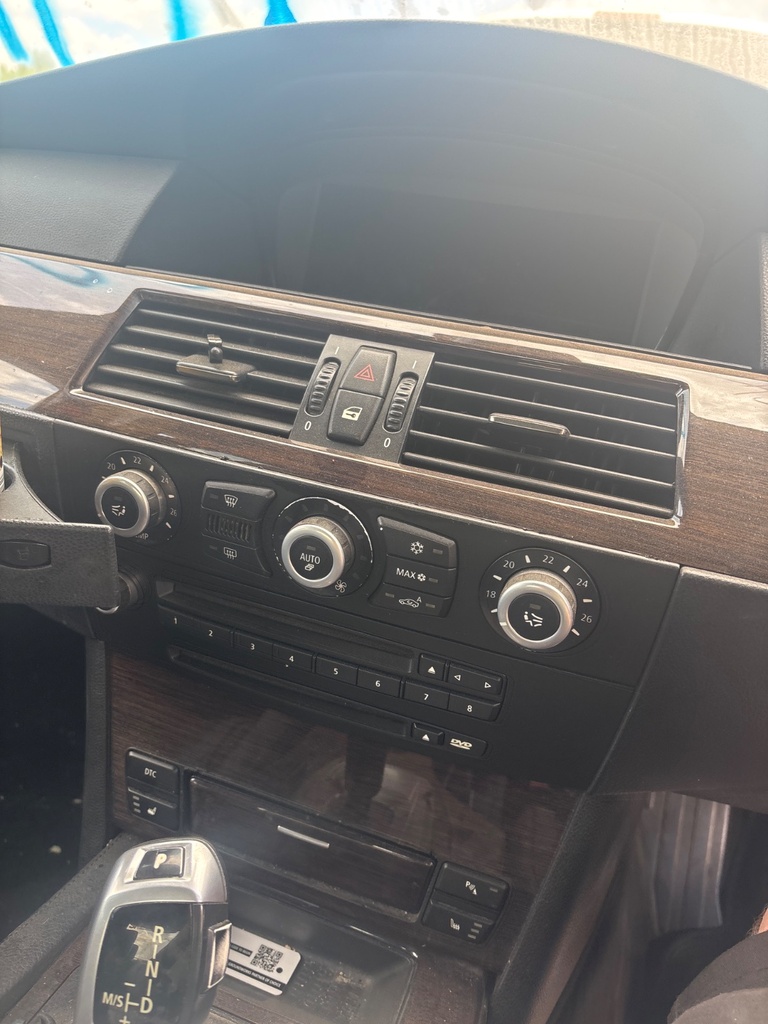 [EPE-114878] Salida de aire calefacción salpicadero 2009 BMW 5 Series 535d