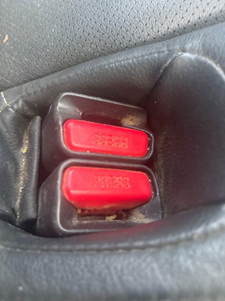 [EPE-115079] Cinturón de seguridad trasero Fila Central LH Nissan Navara NP300 2018