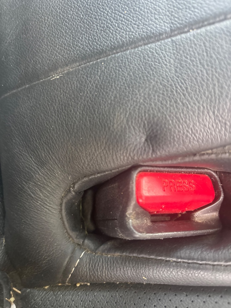 [EPE-115080] Cinturón de seguridad trasero Stalk Fila Central RH Nissan Navara NP300 2018