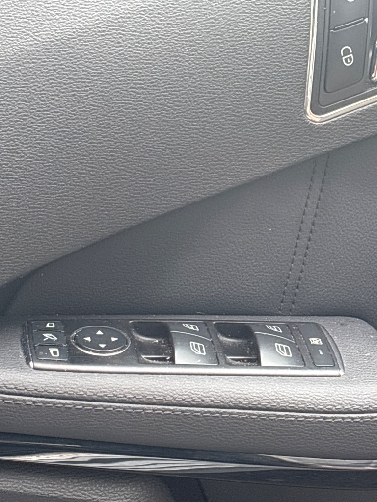 [EPE-115226] Interruptor elevalunas eléctrico delantero derecho Mercedes-Benz E-Class 2009