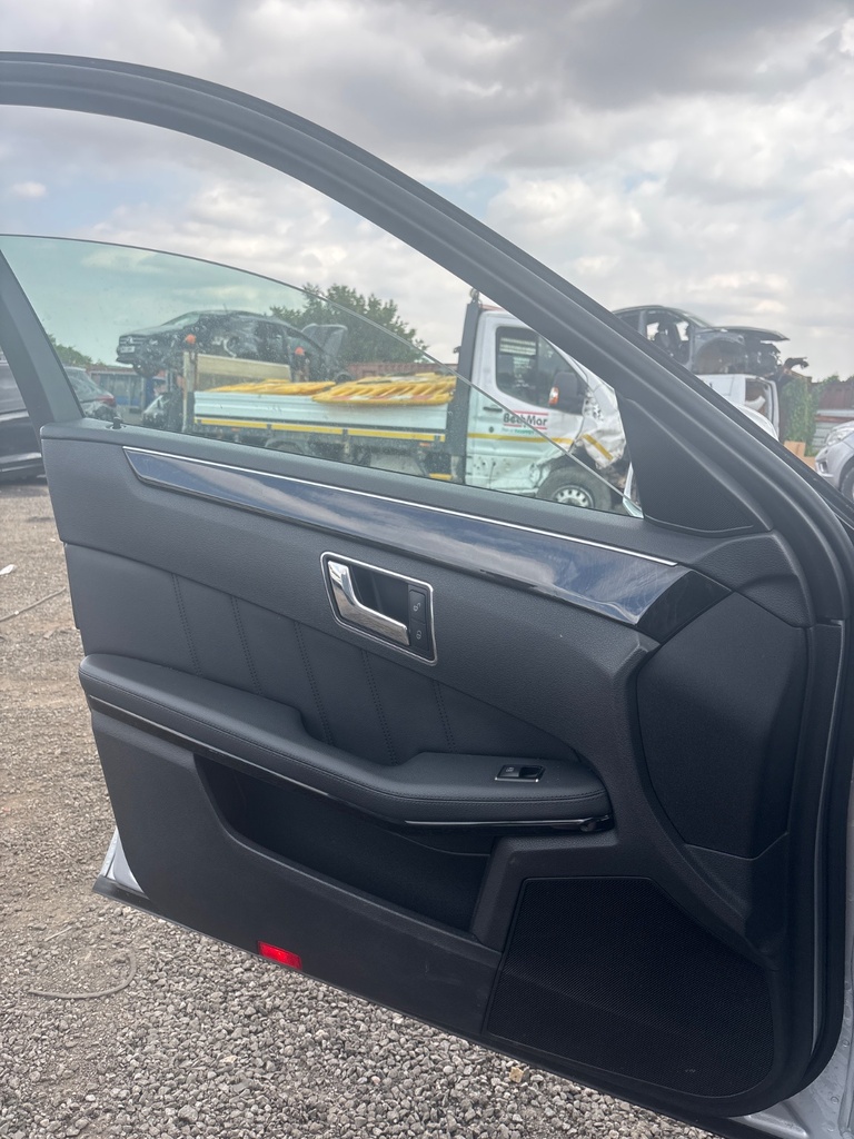 [EPE-115289] Actuador cierre centralizado puerta delantera izquierdo 2009 Mercedes-Benz E-Class