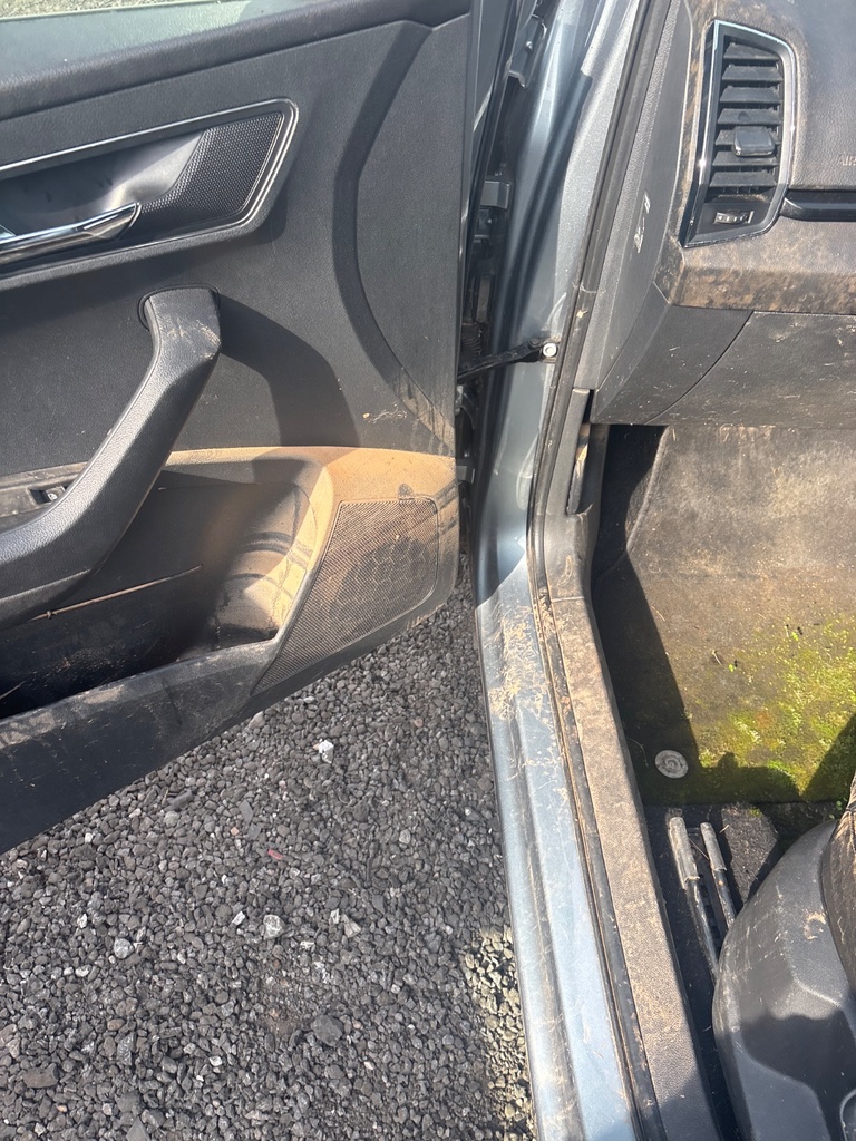 [EPE-115558] Altavoz de puerta delantero izquierdo Skoda Karoq 2018