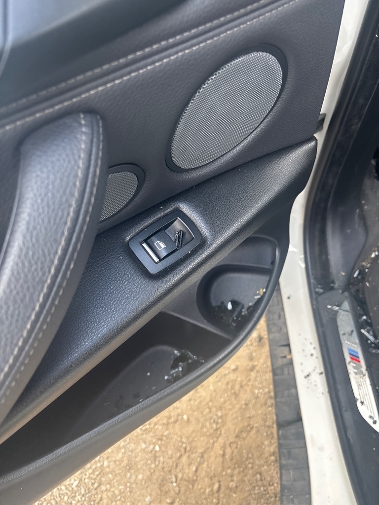 [EPE-115683] Interruptor elevalunas eléctrico trasero izquierdo BMW X5 F15 F85 3.0 M50d 2017