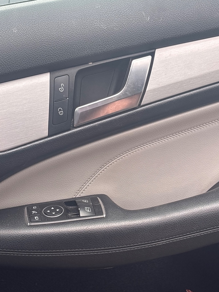 [EPE-116249] Tirador puerta delantero interior derecho Mercedes-Benz C-Class 2013 negro