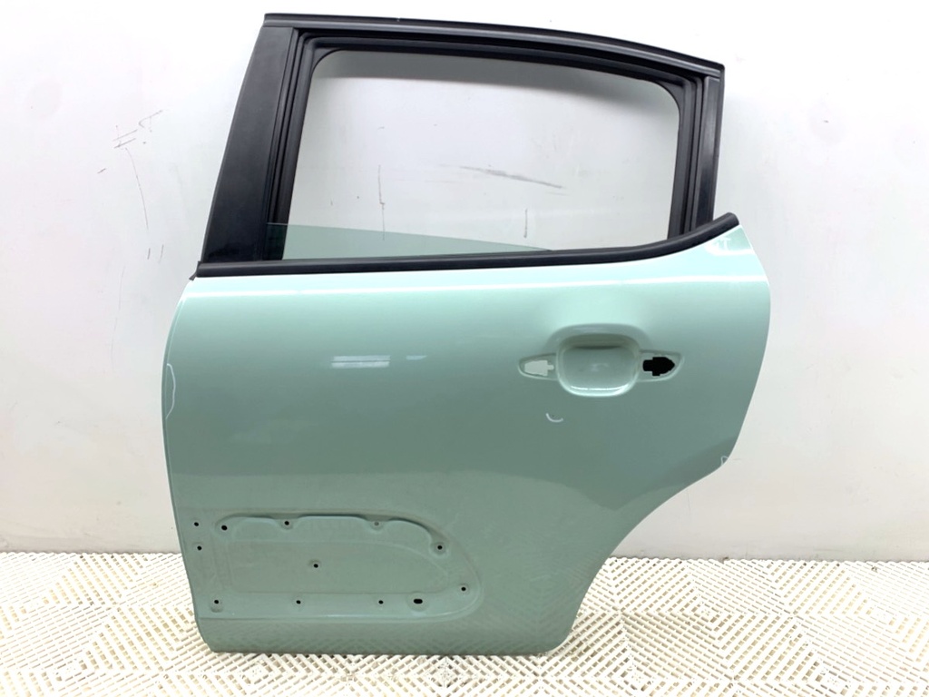 [STARK-794308] Puerta trasera izquierda CITROEN C3 III (SX) 1.2 PureTech 82 61 kW [83 KM] gasolina 2018-2024