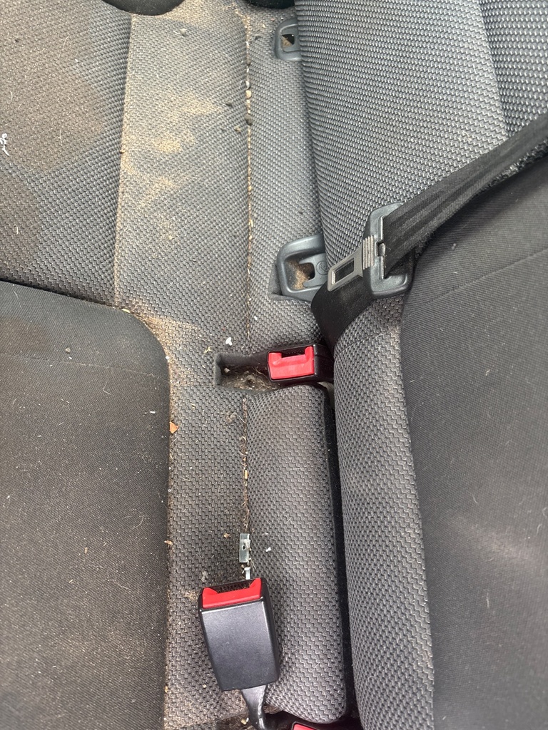 [EPE-116460] Cinturón de seguridad trasero Stalk Fila Central RH Audi A3 1.6 TDI 2012