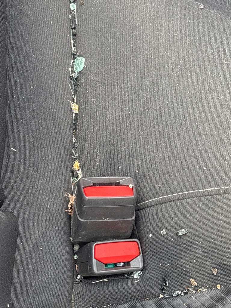 [EPE-116523] Cinturón de seguridad trasero central Peugeot 308 SW BlueHDi 130 2023