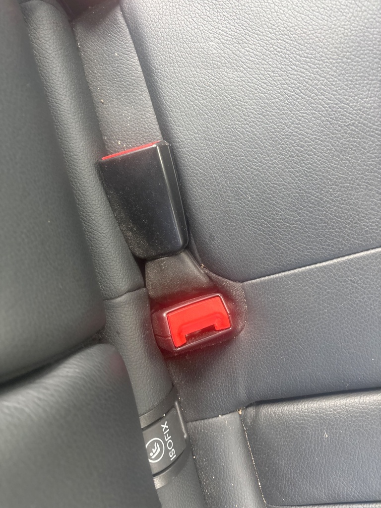 [EPE-116827] Cinturón de seguridad trasero Stalk Fila Central RH Mercedes-Benz E-Class 2015