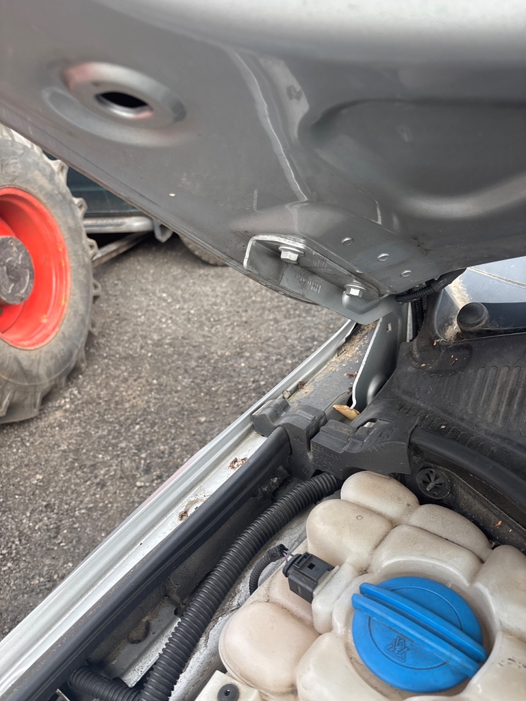 [EPE-117275] Bisagra del capó RH 2012 VW Touareg 7P5 X7W eissilber