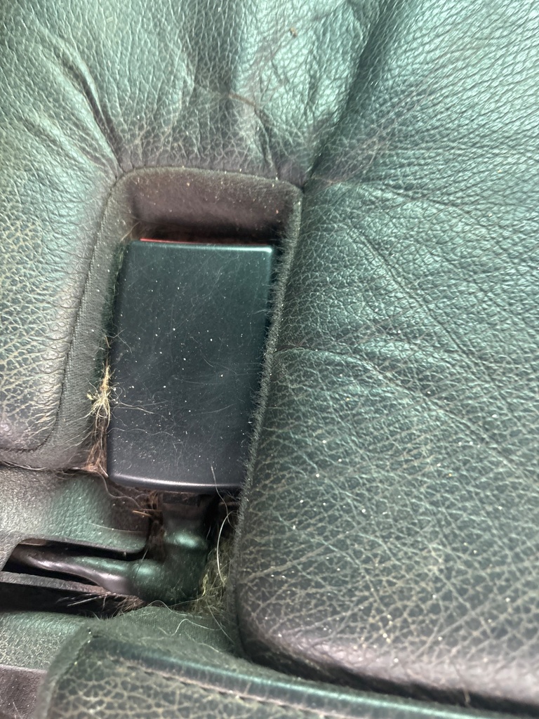 [EPE-117413] Cinturón de seguridad trasero central VW Touareg 7P5 3.0 TDI V6 2012