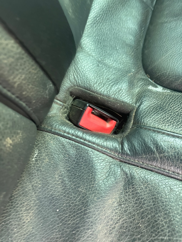 [EPE-117416] Cinturón de seguridad trasero Stalk Fila Central LH 2012 VW Touareg 7P5 3.0 TDI