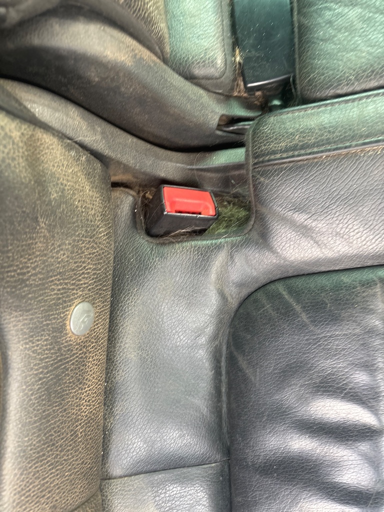 [EPE-117417] Cinturón de seguridad trasero Stalk Fila Central RH para VW Touareg 7P5 3.0 TDI 245 CV 2012
