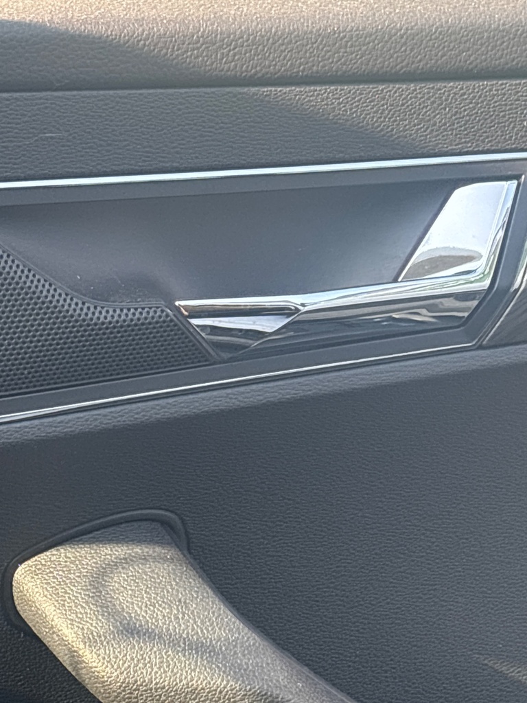 [EPE-117710] Tirador puerta delantera interior derecho Skoda Karoq NU7 1.5 TSI