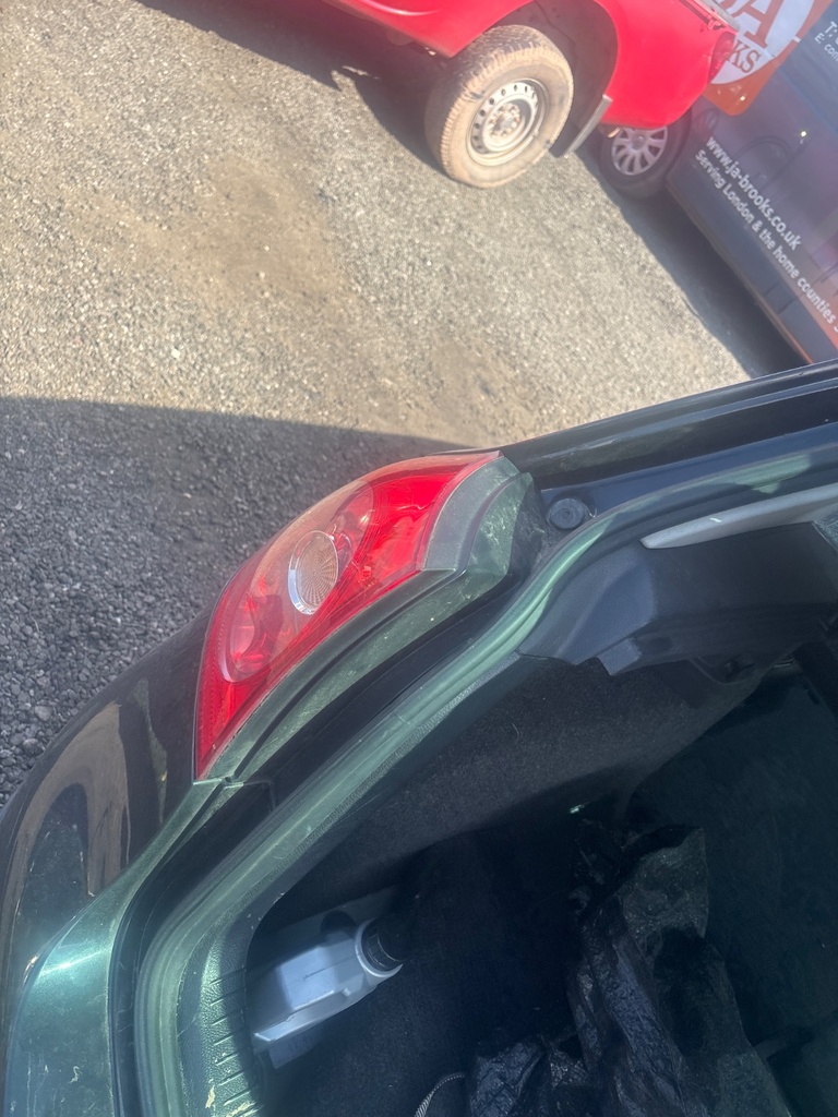 [EPE-118113] Piloto trasero izquierdo completo 2007 VW Golf 5