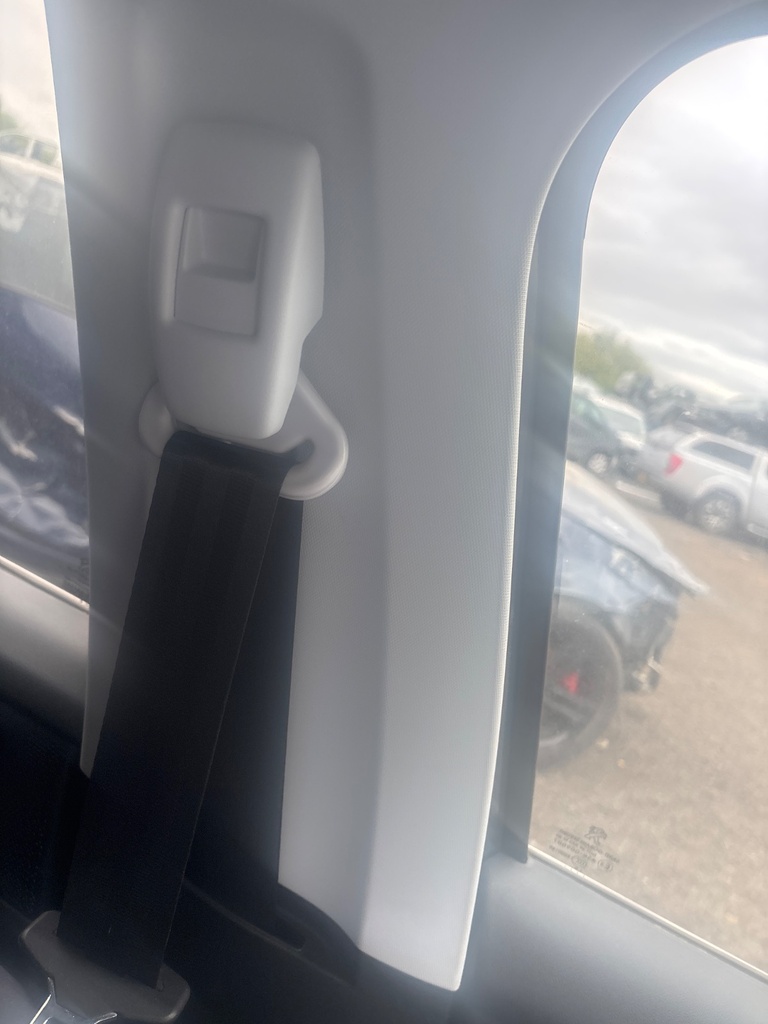 [EPE-118265] Embellecedor Pilar B Peugeot 208 2019 1.2 VTI 82