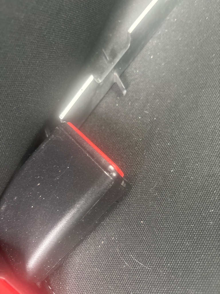 [EPE-118250] Cinturón de seguridad fila central trasera Peugeot 208 1.2 VTI 2018-2019