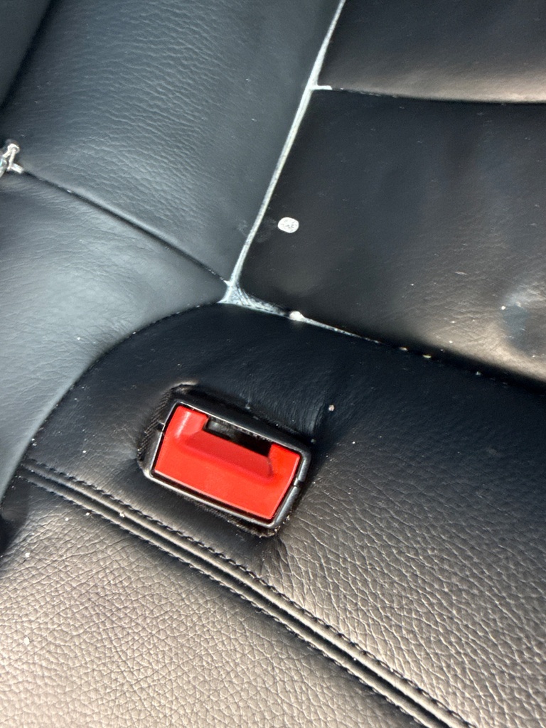 [EPE-118616] Cinturón de seguridad trasero fila central LH para BMW Serie 6 (F06/F12/F13) 640d 2018