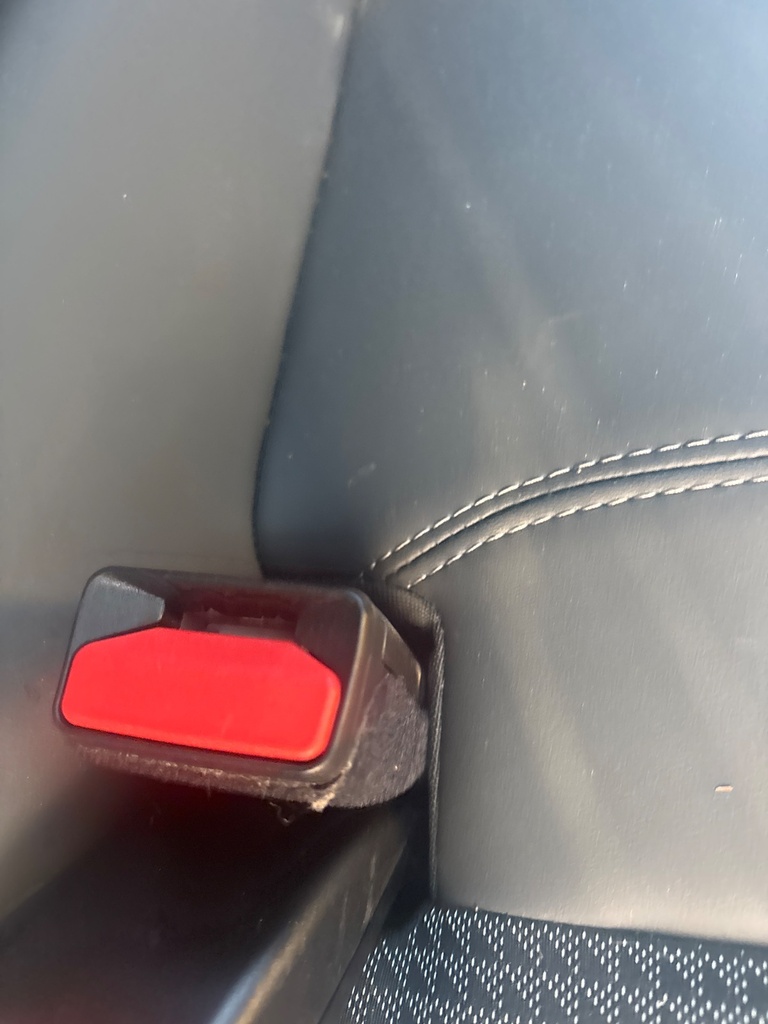 [EPE-118735] Cinturón de seguridad trasero Stalk Fila Central RH Peugeot 208 II P21E 2022