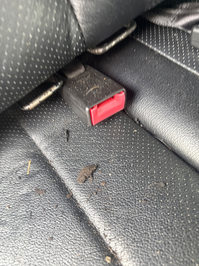 [EPE-118915] Cinturón de seguridad trasero Stalk Fila Central RH Land Rover Discovery 2019