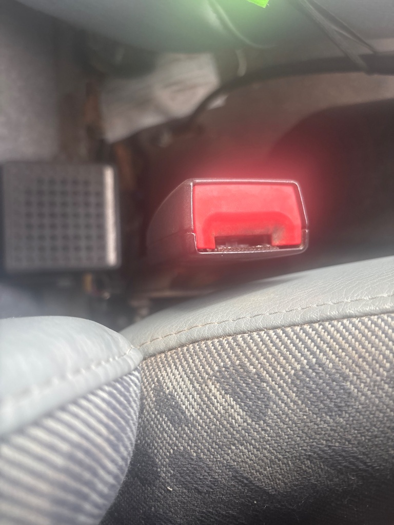 [EPE-119178] Interruptor de cinturón de seguridad delantero derecho para Ford Transit 2.2 TDCi 2013