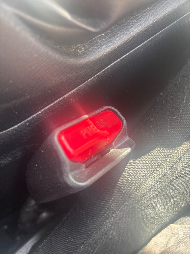 [EPE-119979] Interruptor de cinturón de seguridad delantero derecho para Mazda CX-5 2.2 D 2014