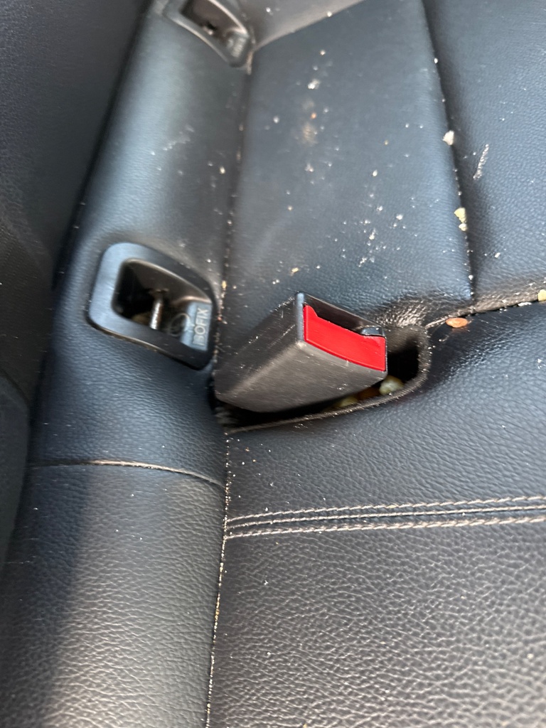 [EPE-120266] Cinturón de seguridad trasero Stalk Fila Central LH Mercedes-Benz A-Class 2016