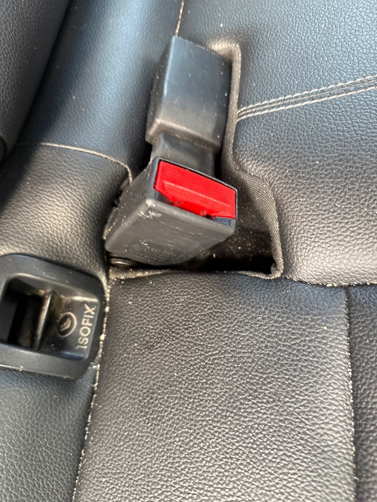 [EPE-120267] Cinturón de seguridad trasero Stalk Fila Central RH Mercedes-Benz A-Class 2016