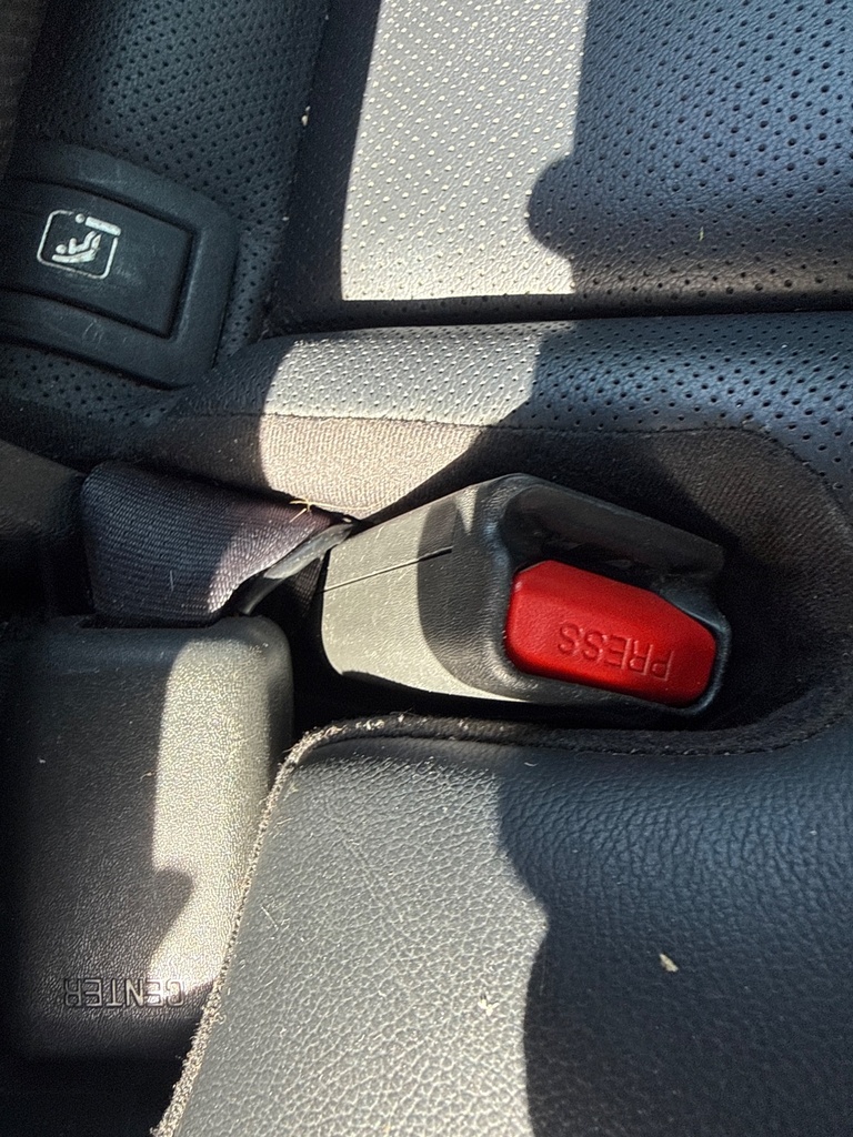 [EPE-120351] Cinturón de seguridad trasero Stalk Fila Central LH para Kia Sportage 1.6 T-GDi 2019
