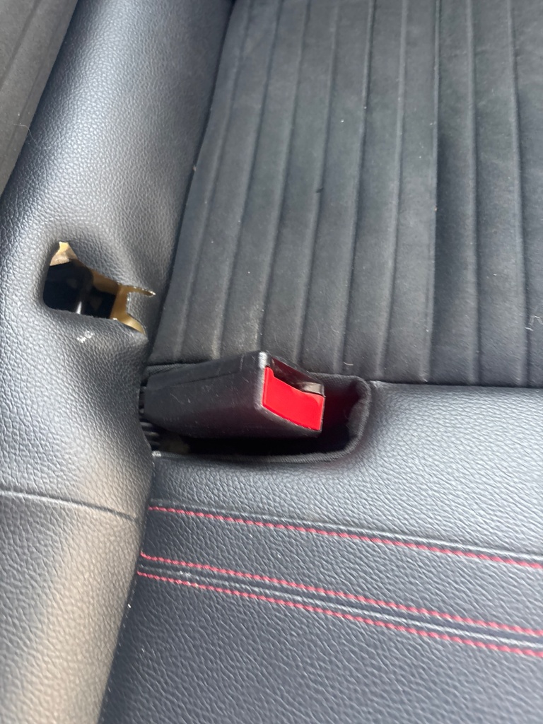 [EPE-120932] Cinturón de seguridad trasero central izquierdo Mercedes A 220 2015