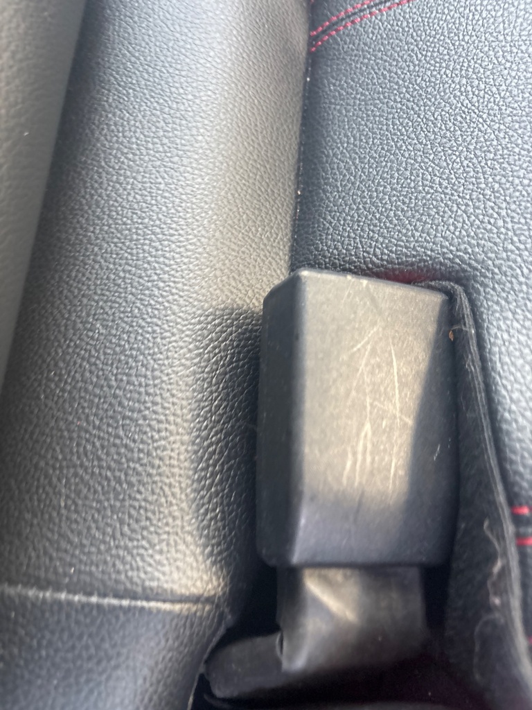 [EPE-120929] Cinturón de seguridad central trasero Mercedes Clase A W176 2015