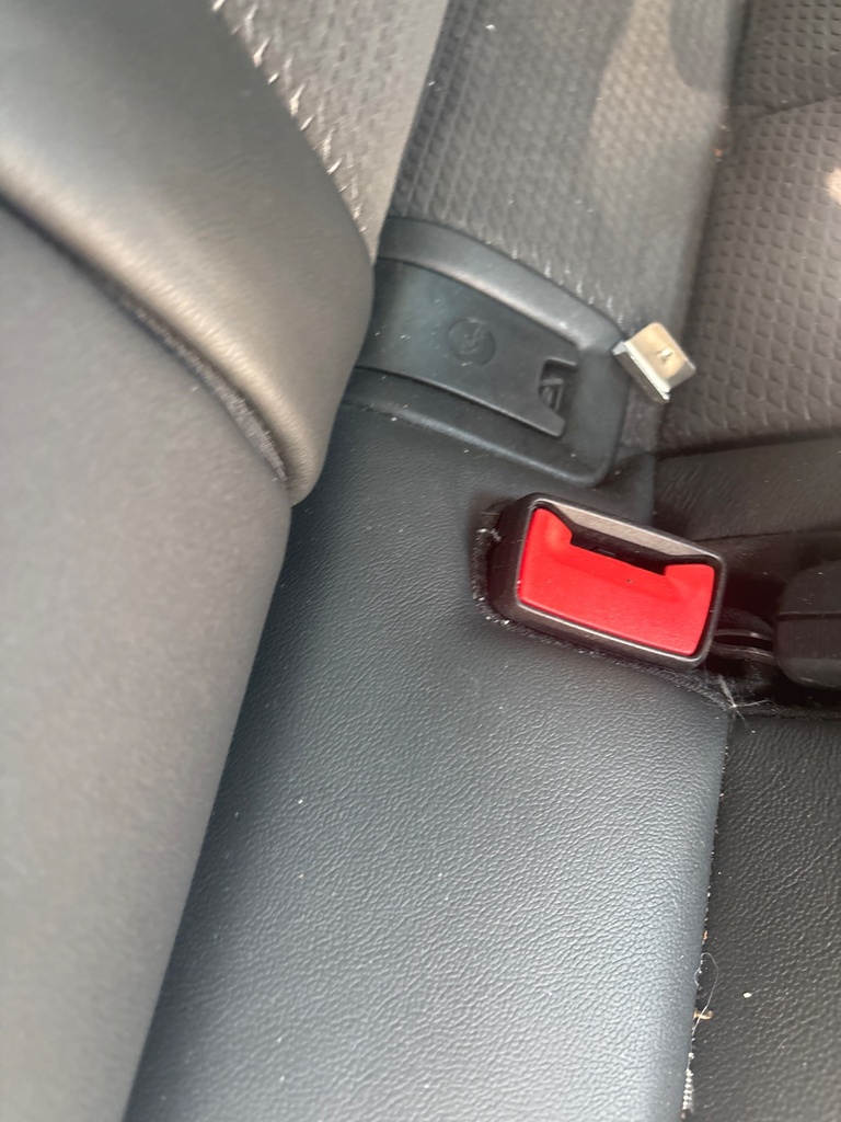 [EPE-121096] Cinturón de seguridad trasero Stalk fila central LH Audi A4 2.0 35 TFSI 2021