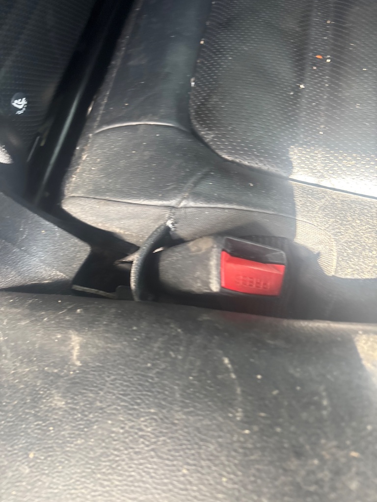 [EPE-121183] Cinturón de seguridad Trasero Stalk Fila Central LH para Kia Sorento 2.2 CRDi 2017