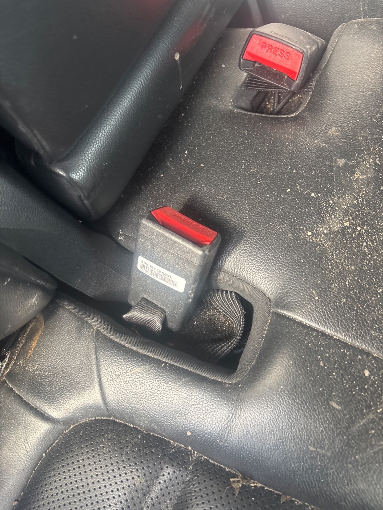 [EPE-121184] Cinturón de seguridad trasero Fila Central RH Kia Sorento 2.2 CRDi 2017
