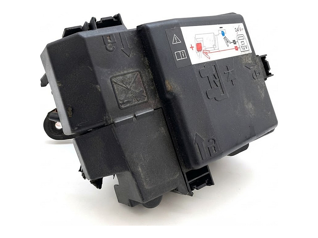 [STARK-921966] Caja de fusibles OPEL FRONTERA (OV24) 1.2 MHEV 100kW (136KM) 2024-