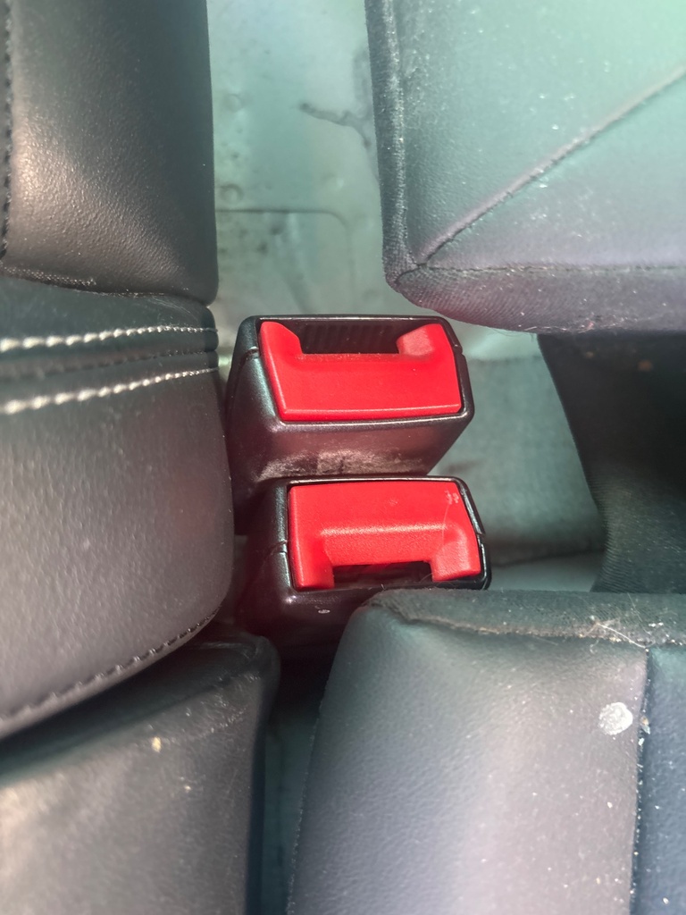 [EPE-121904] Cinturón trasero fila central LH para VW Passat CC 2.0 TDI 130 kW 177 CV (2012-2016)