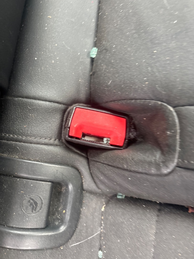 [EPE-122143] Cinturón de seguridad trasero Stalk fila central RH para Skoda Octavia 1.6 TDI 2014