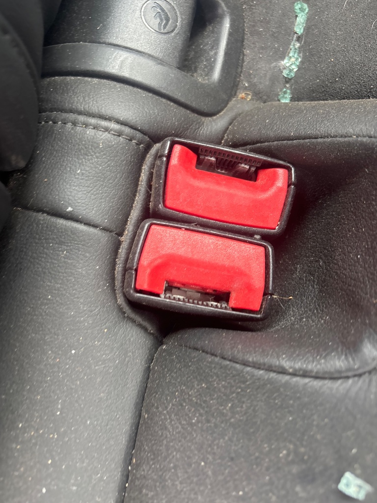 [EPE-122142] Cinturón de seguridad trasero Stalk Fila Central LH para Skoda Octavia 1.6 TDI 2014