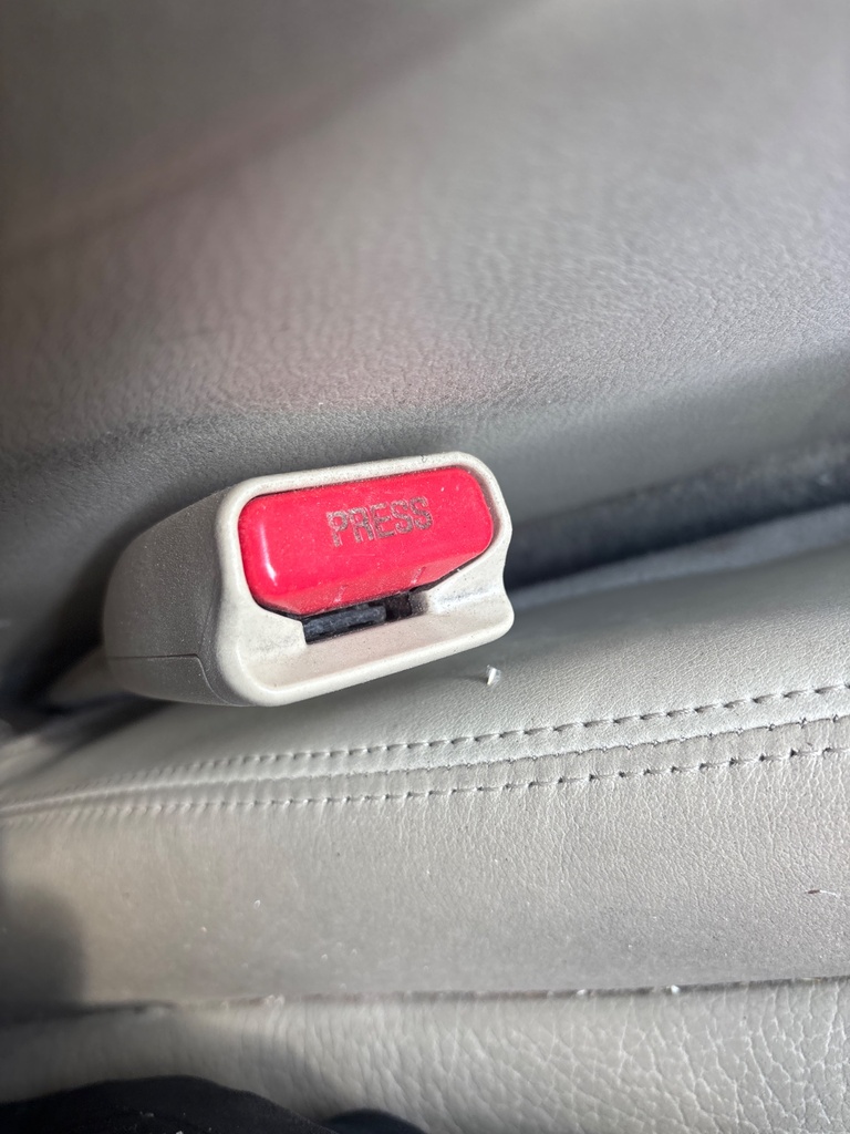 [EPE-122752] Interruptor de cinturón de seguridad delantero derecho para Infiniti EX 30d 2010