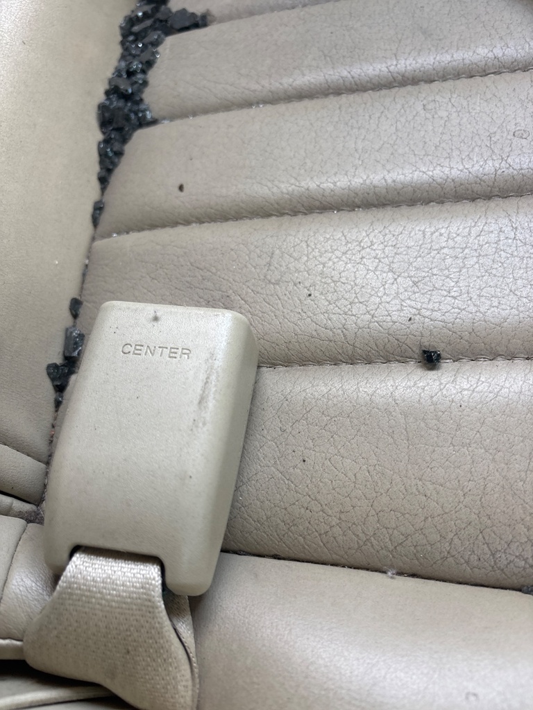 [EPE-122786] Cinturón de seguridad trasero Stalk Fila Central LH Infiniti EX 30d 2010