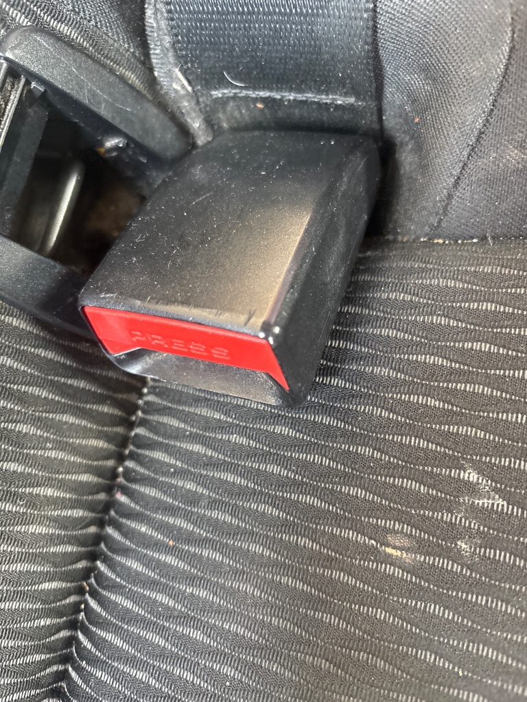 [EPE-123001] Cinturón de seguridad trasero Stalk Fila Central RH BMW Serie 1 114d (2014)