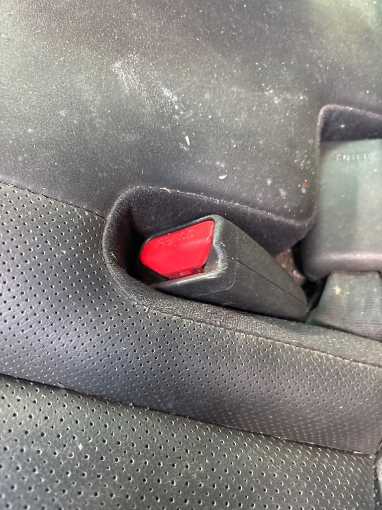 [EPE-123076] Cinturón de seguridad trasero Stalk Fila Central LH Kia Sportage 1.6 CRDi 2019